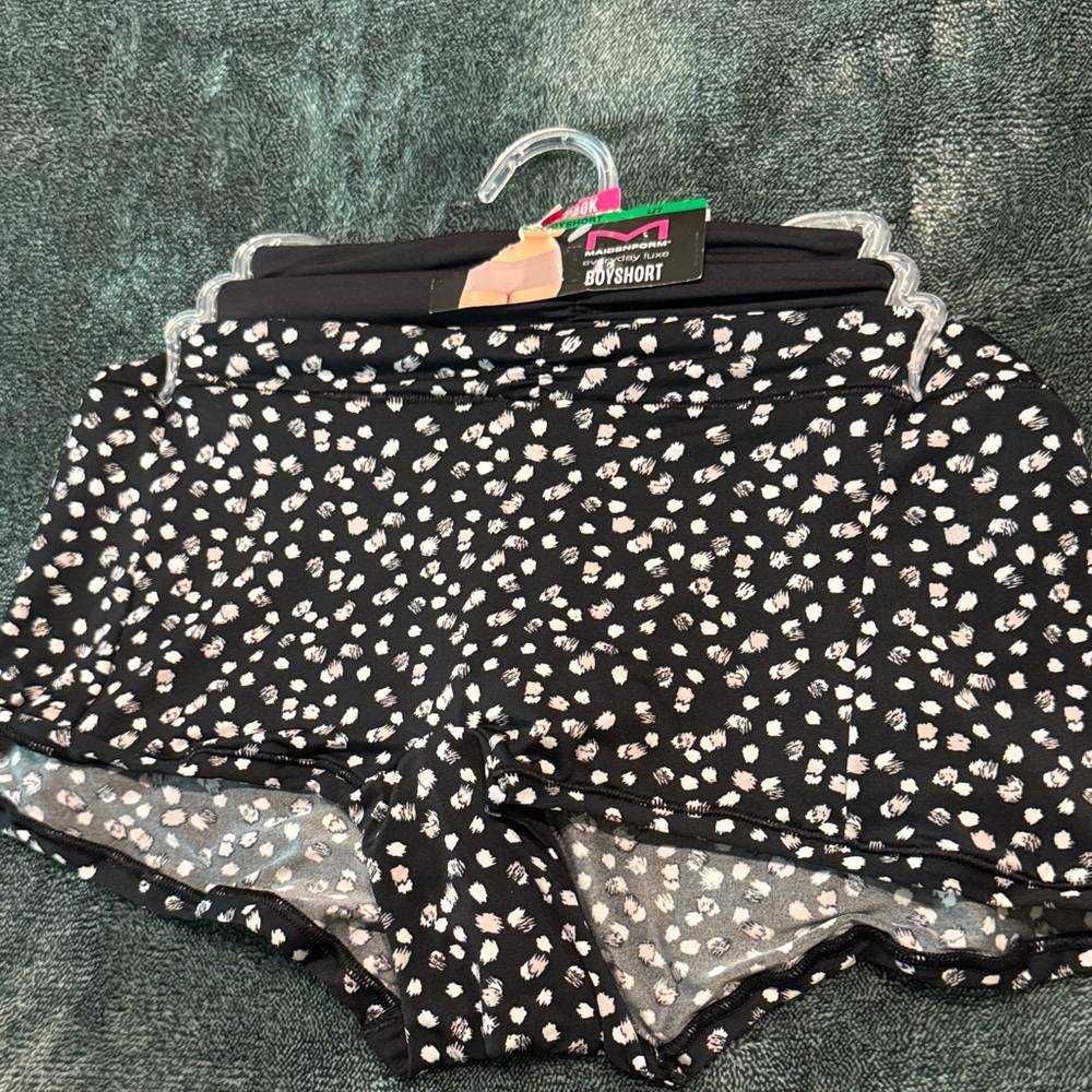 Maidenform Black and White Patterned Bike Shorts